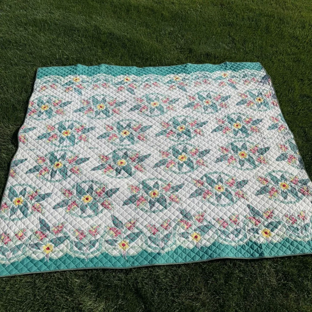 Columbia Ideal Quilting Co Floral Bedspread Teal Pink Yellow Quilted 80x70 B+